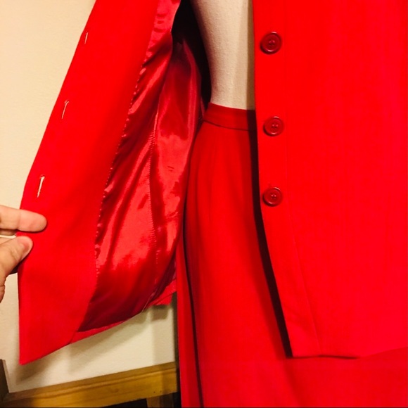 Laura Scott red jacket and skirt set 10 - Picture 6 of 8